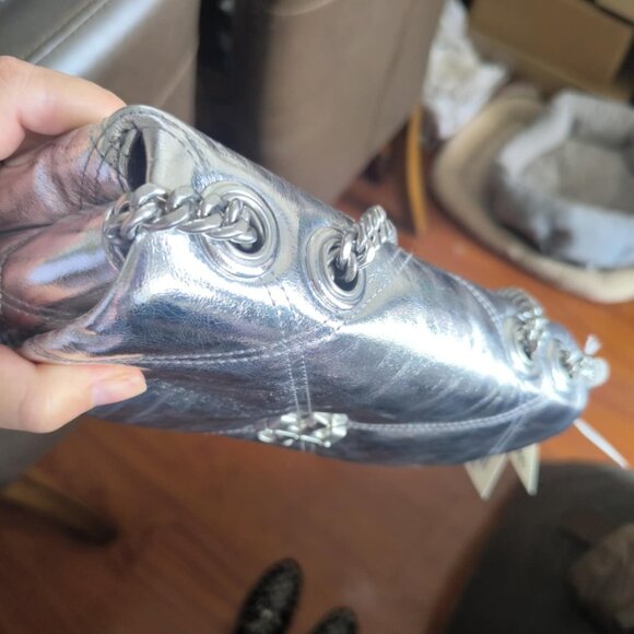 TORY BURCH Small Kira Diamond Quilt Metallic Leather Convertible Shoulder Bag - Picture 7 of 14